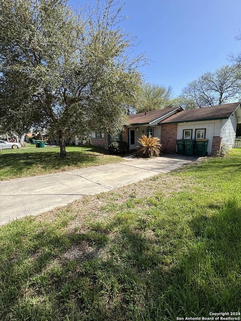 Live Oak, TX 78233,7302 Village Oak