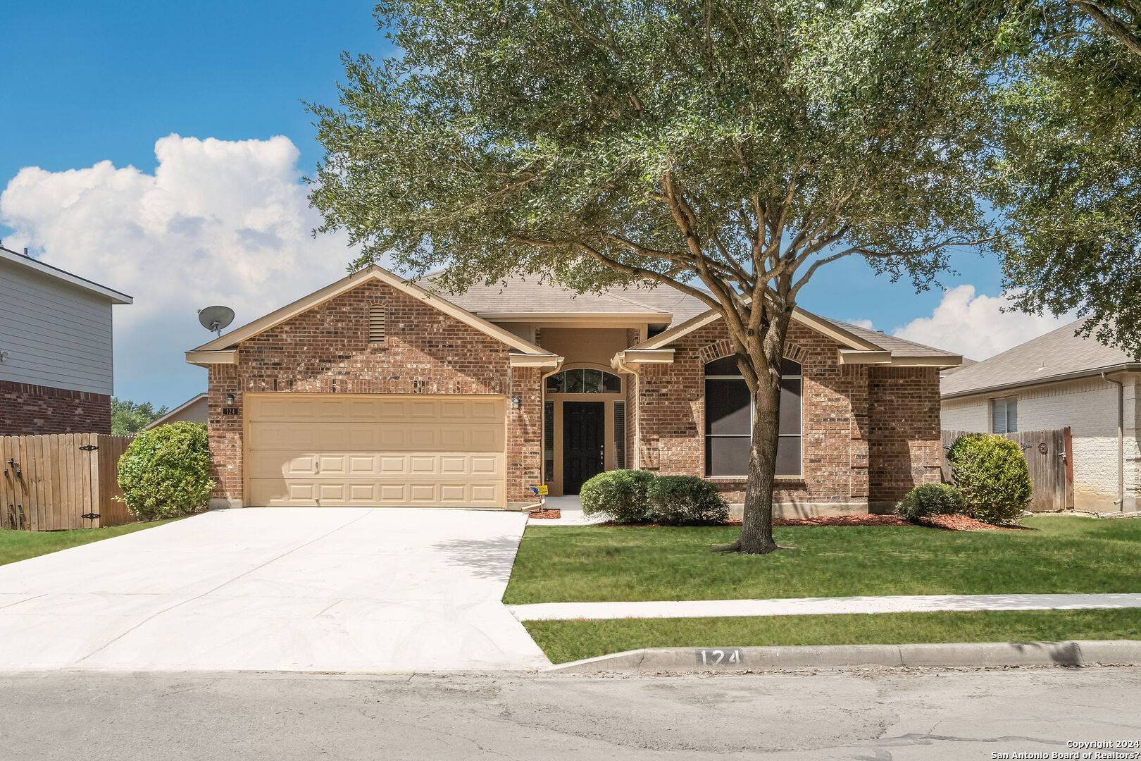 Cibolo, TX 78108-4307,124 FALCON PARK