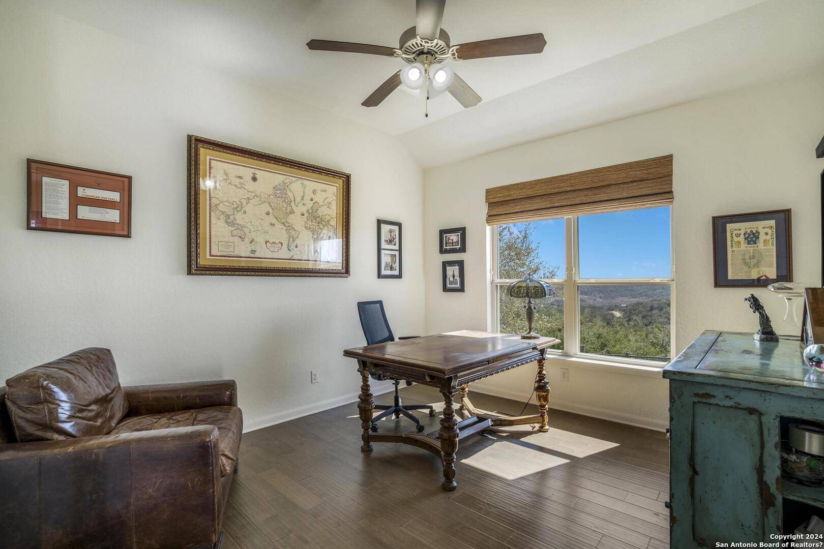 Boerne, TX 78006-2221,8 ALBA LN