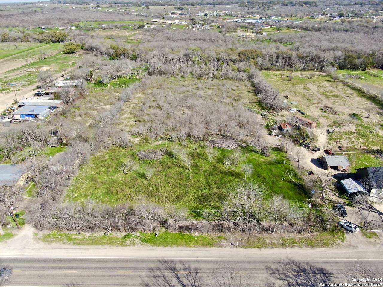 Natalia, TX 78059,19398 FM 471