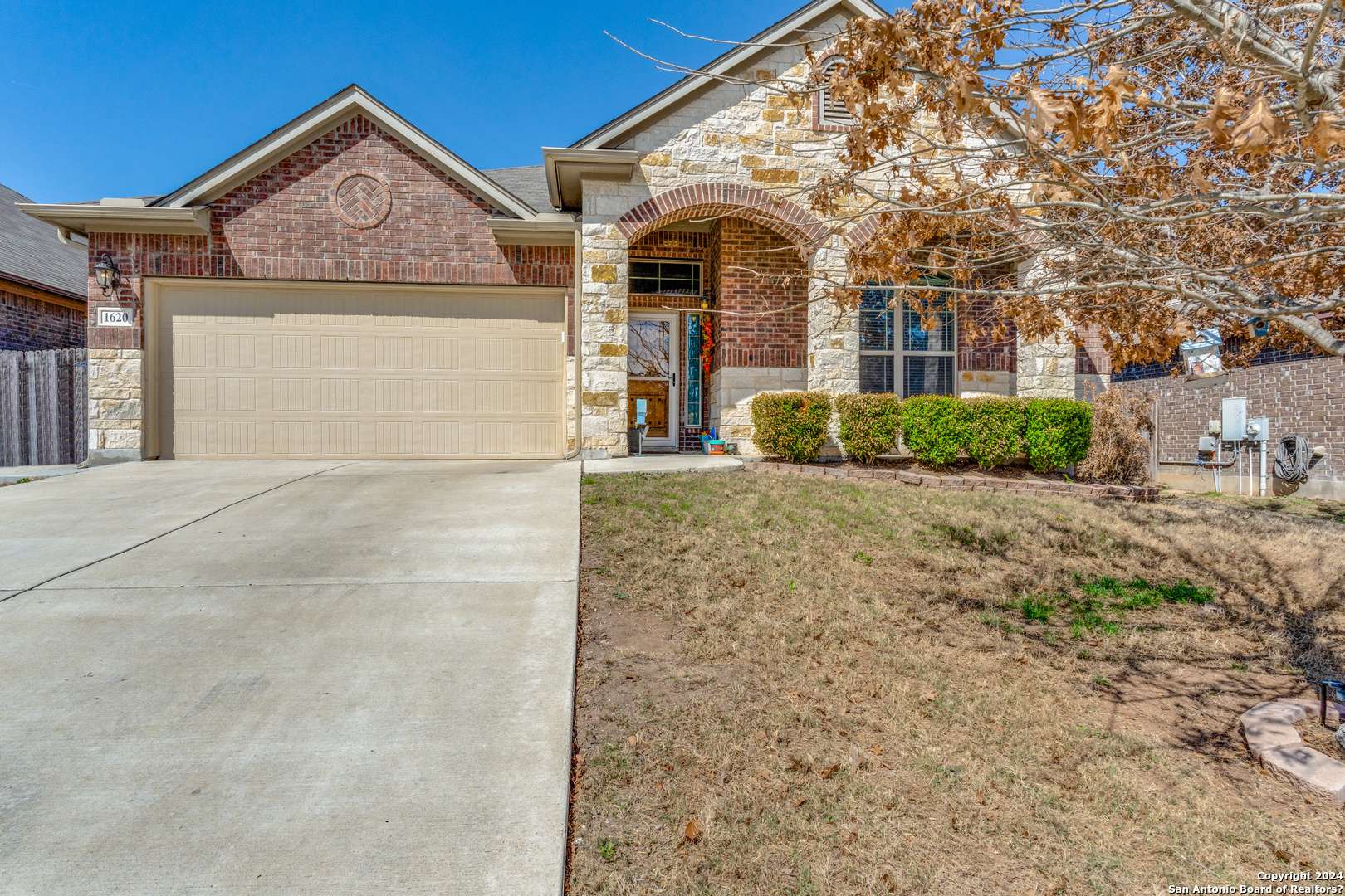 New Braunfels, TX 78130-1975,1620 SUN LEDGE WAY