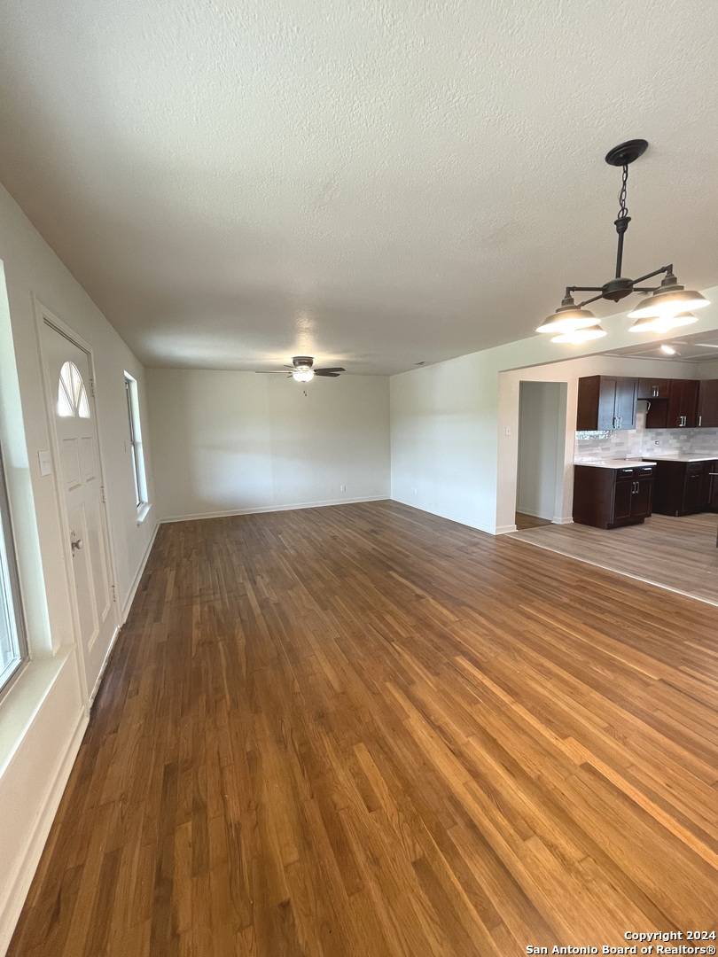 Hondo, TX 78861-6157,6220 FM 2676