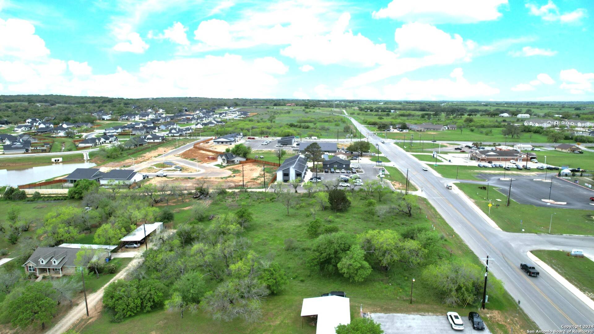 La Vernia, TX 78121,408 BLUEBONNET RD