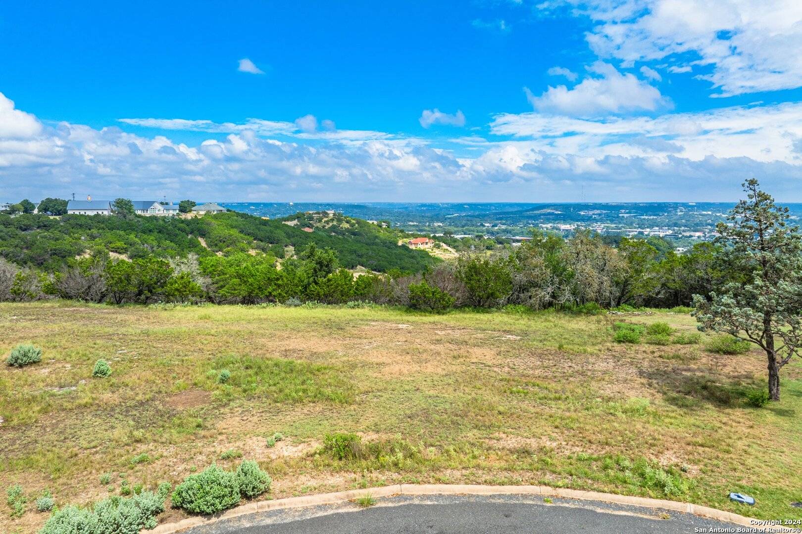 Kerrville, TX 78028,329 LOMA VISTA