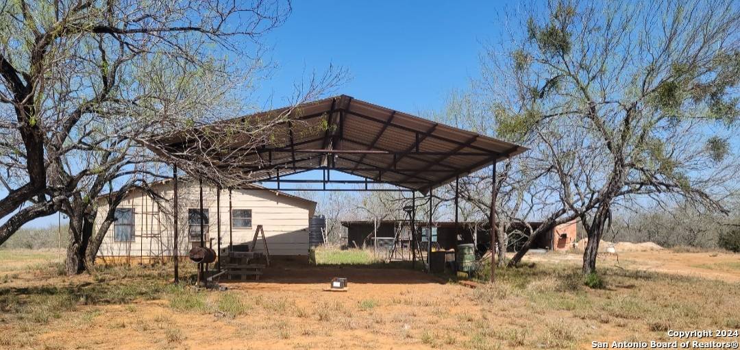 Big Wells, TX 78830,1526 Sandy Road