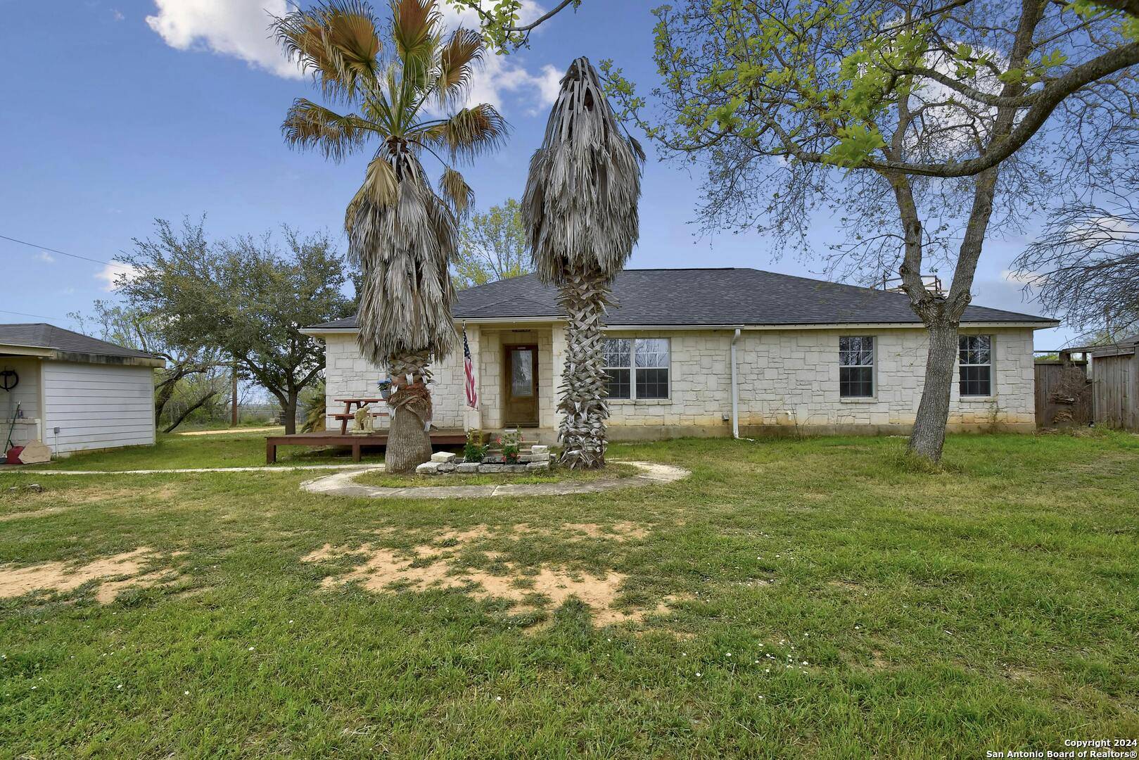 Von Ormy, TX 78073-4315,18181 SENIOR RD