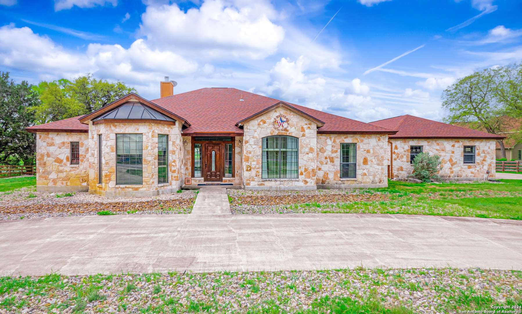 Bandera, TX 78003-4315,152 CREEKWOOD DR