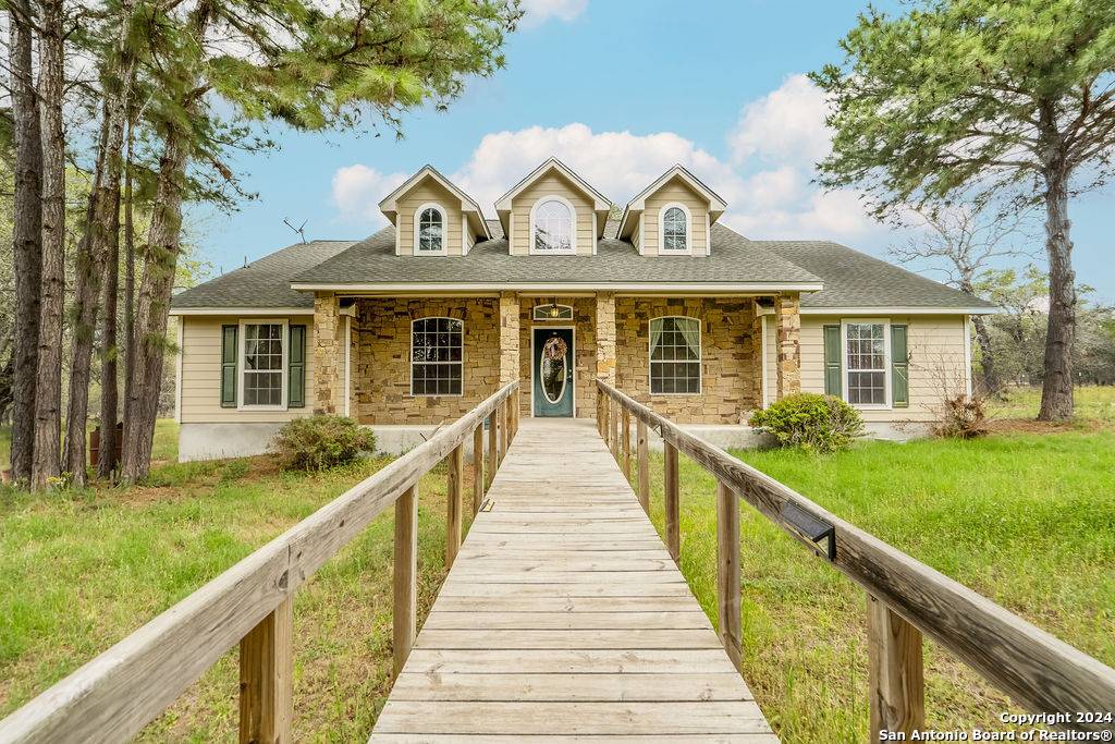 Floresville, TX 78114,242 lost springs