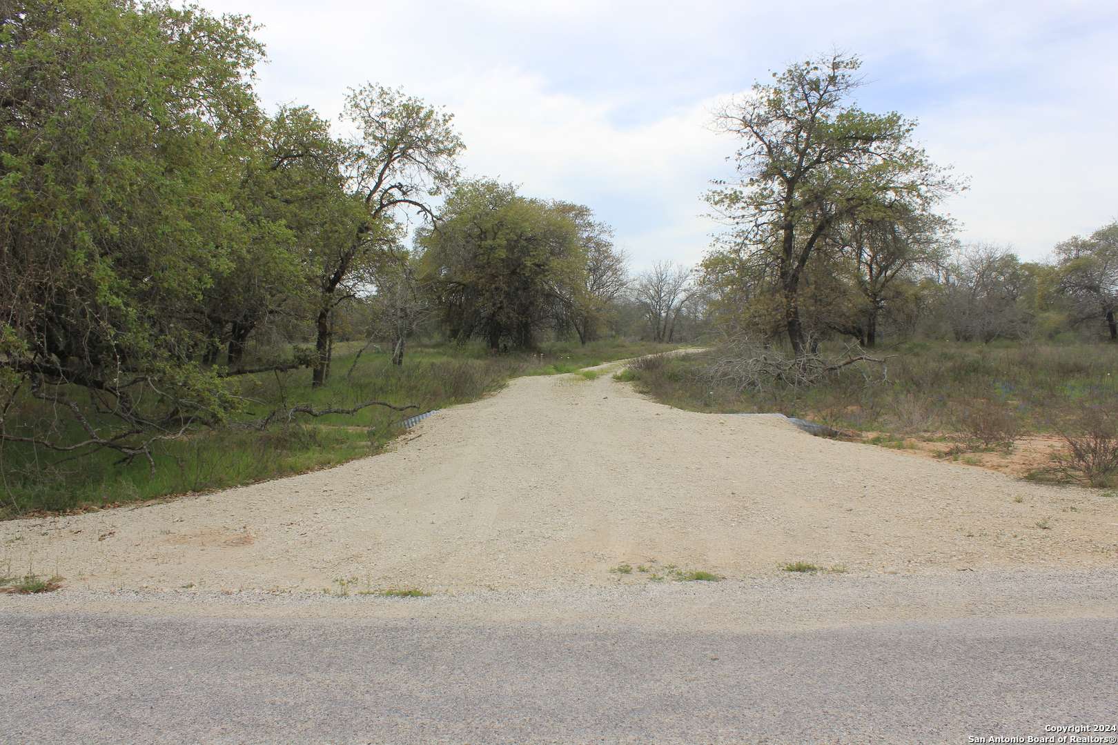 Natalia, TX 78059,818 Encino Way