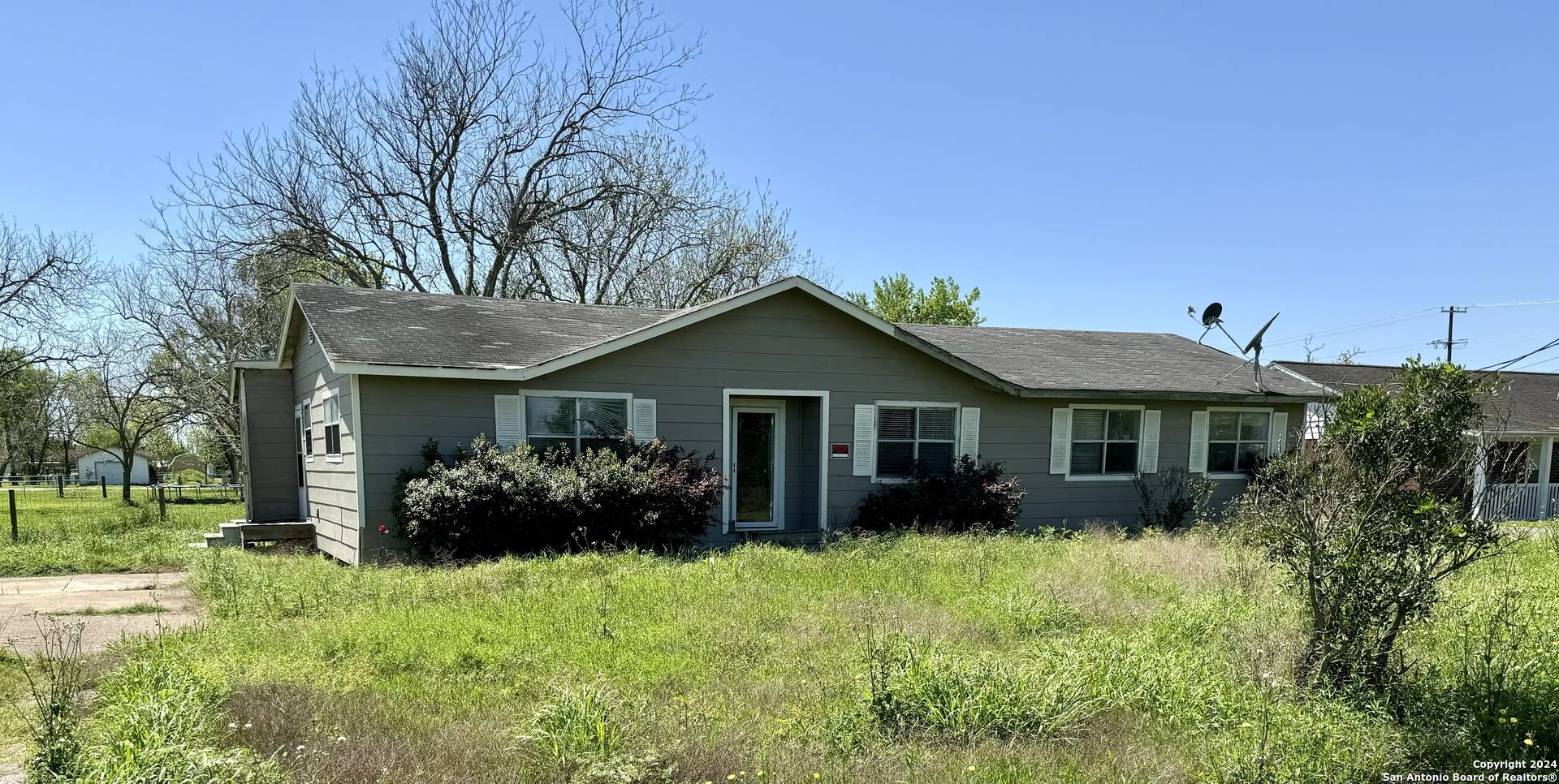 Van Vleck, TX 77482,421 4th st