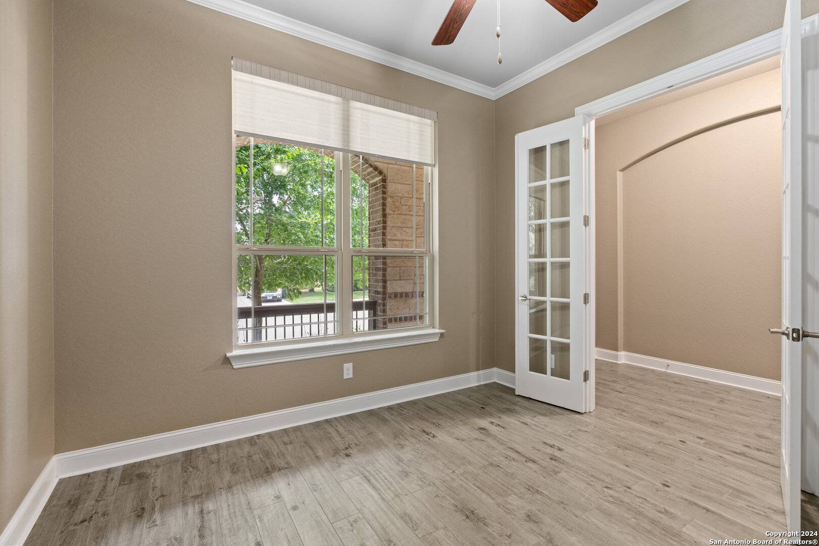 Boerne, TX 78015-6594,27022 SMOKEY CHASE