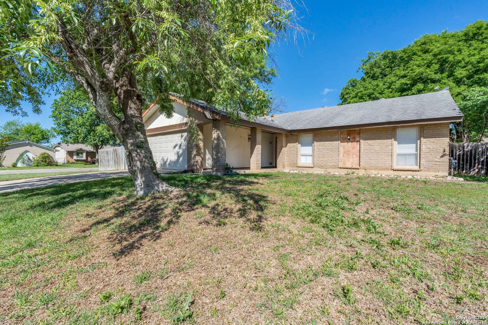 Live Oak, TX 78233,7801 Rainbow Falls