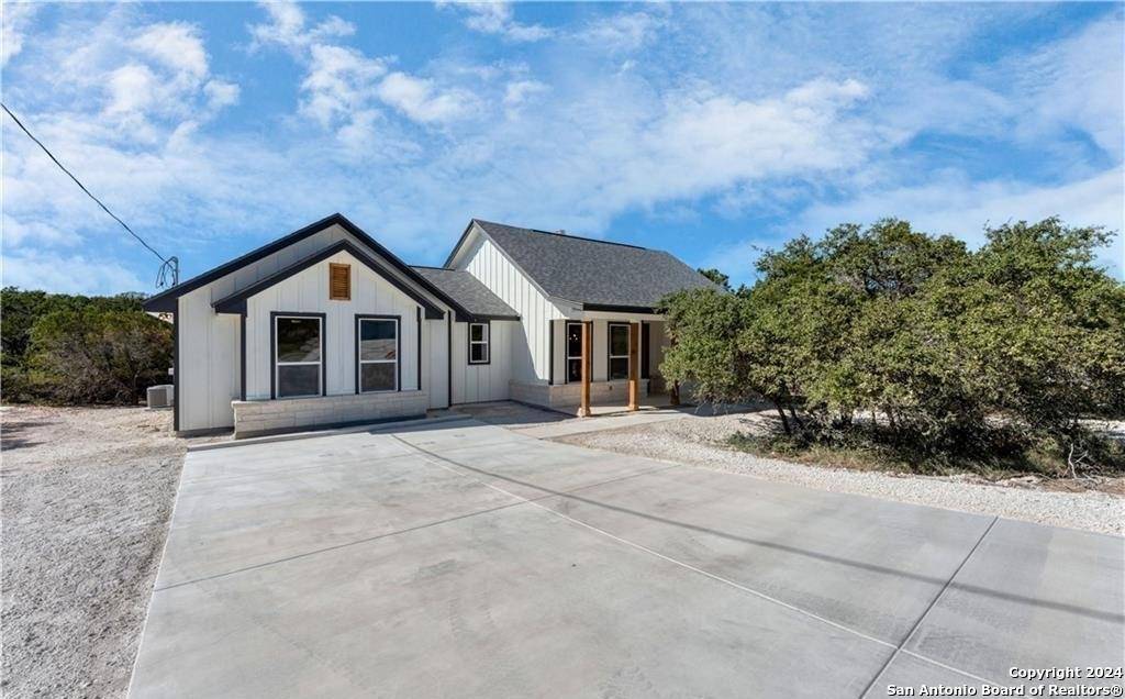 Fischer, TX 78623,1435 Redwood Rd