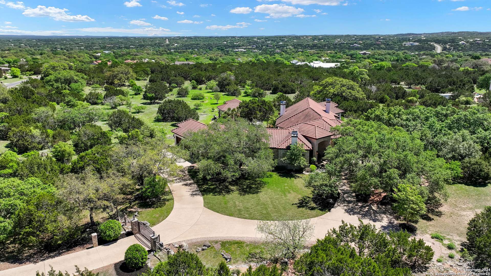 Boerne, TX 78006-4221,238 SANTA FE TRAIL