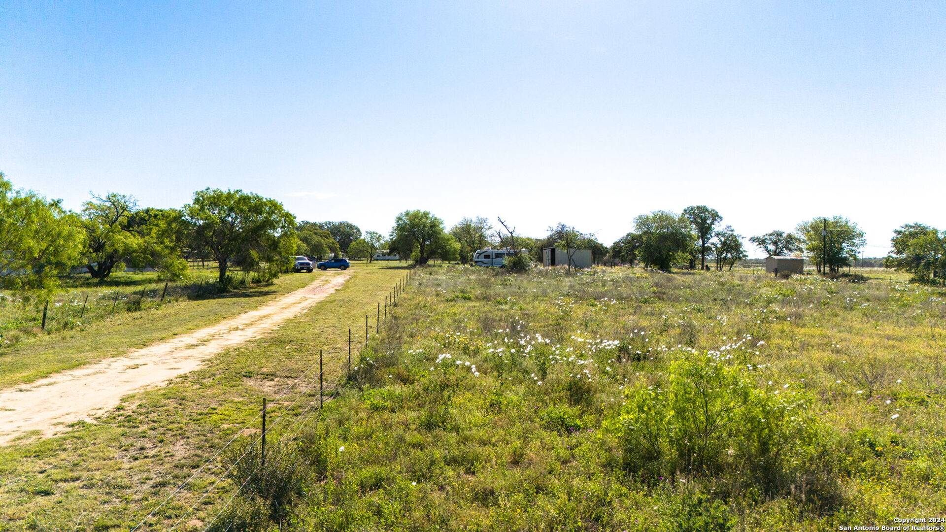 Lytle, TX 78052,1819 QUAIL RUN DR