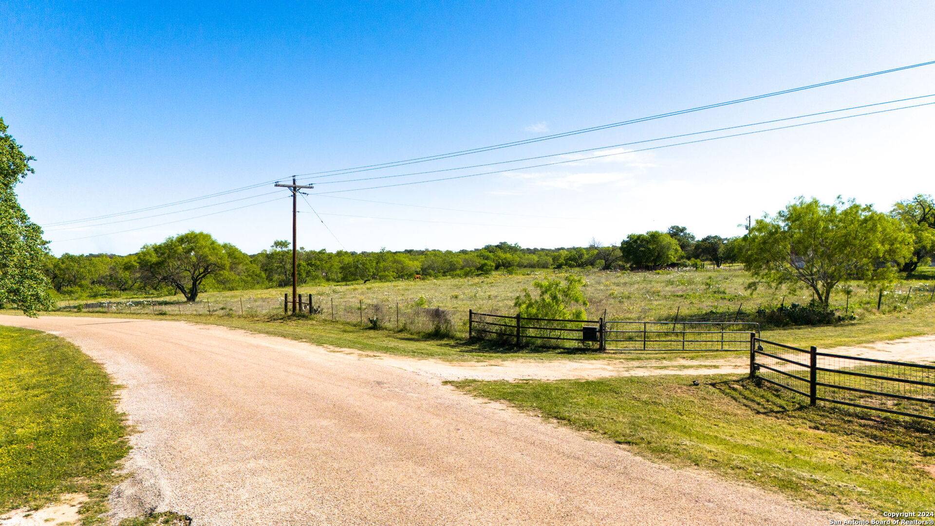 Lytle, TX 78052,1819 QUAIL RUN DR