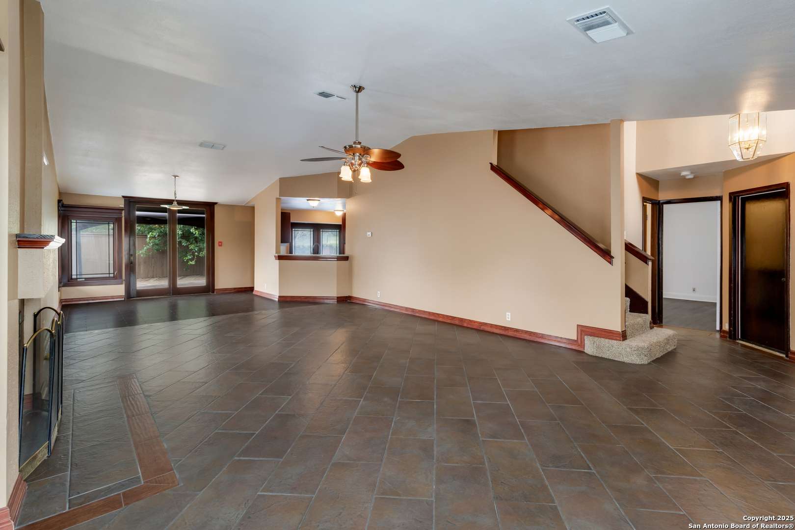 Converse, TX 78109-2750,7107 RIDGE COVE DR