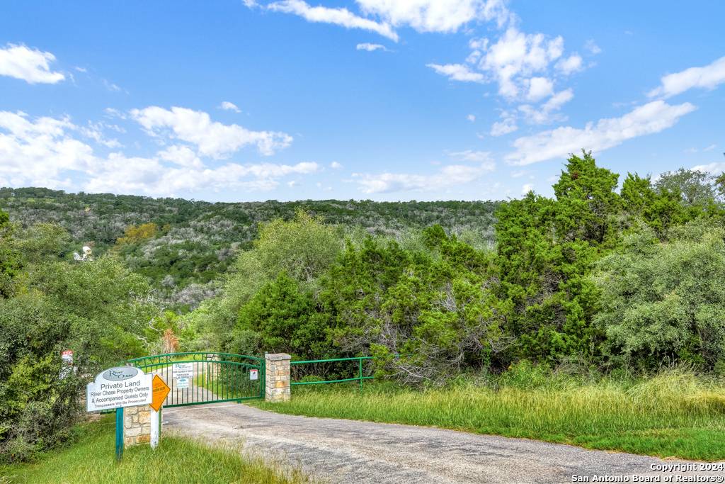 New Braunfels, TX 78130,205 Foxwood
