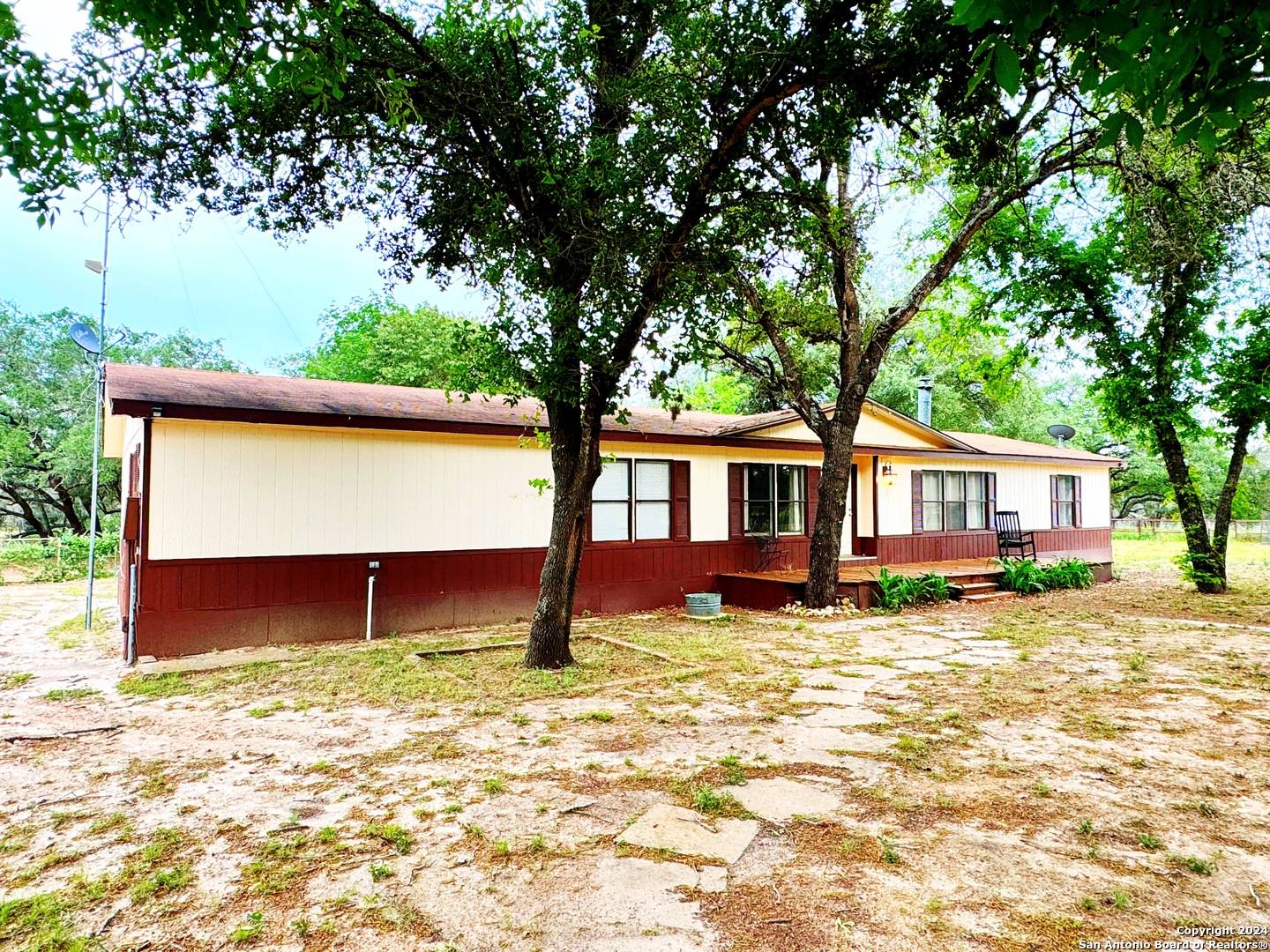 Natalia, TX 78059-2047,164 COUNTY ROAD 7725