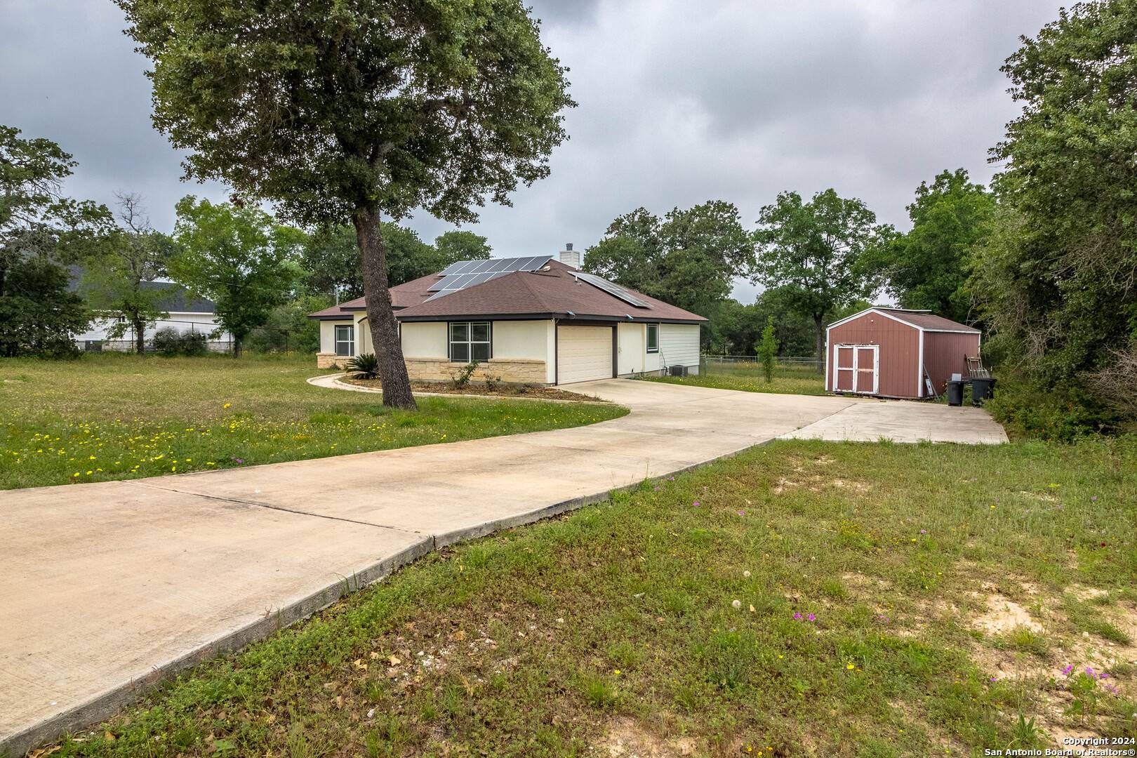 Poteet, TX 78065,285 log cabin