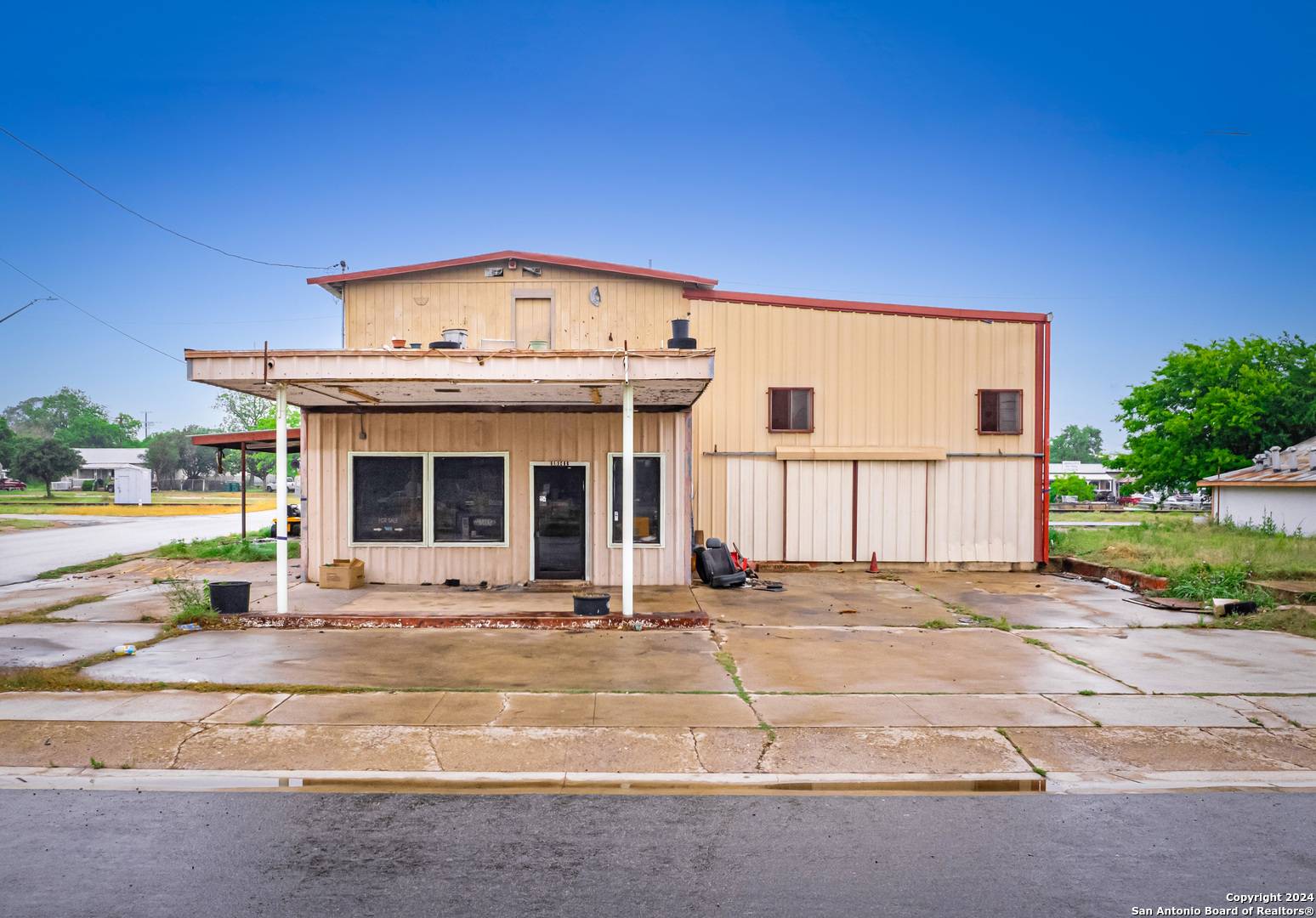 Lytle, TX 78052,15141 MAIN ST