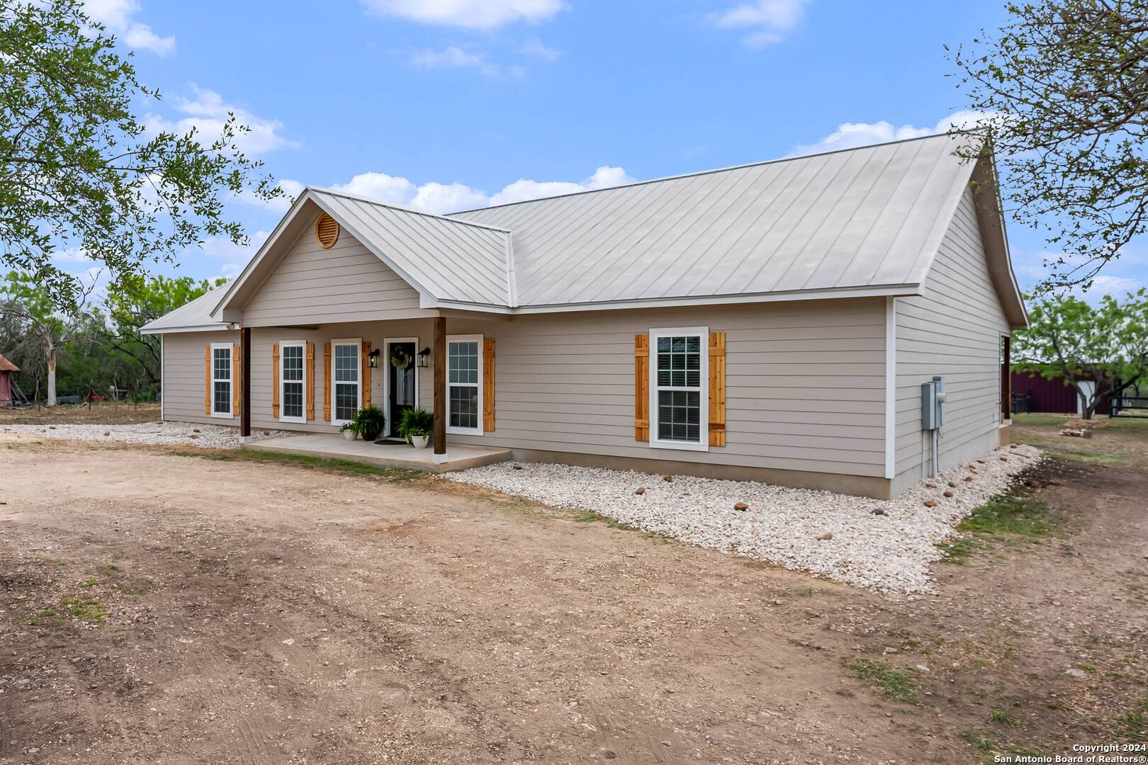 Hondo, TX 78861,1175 County Road 421