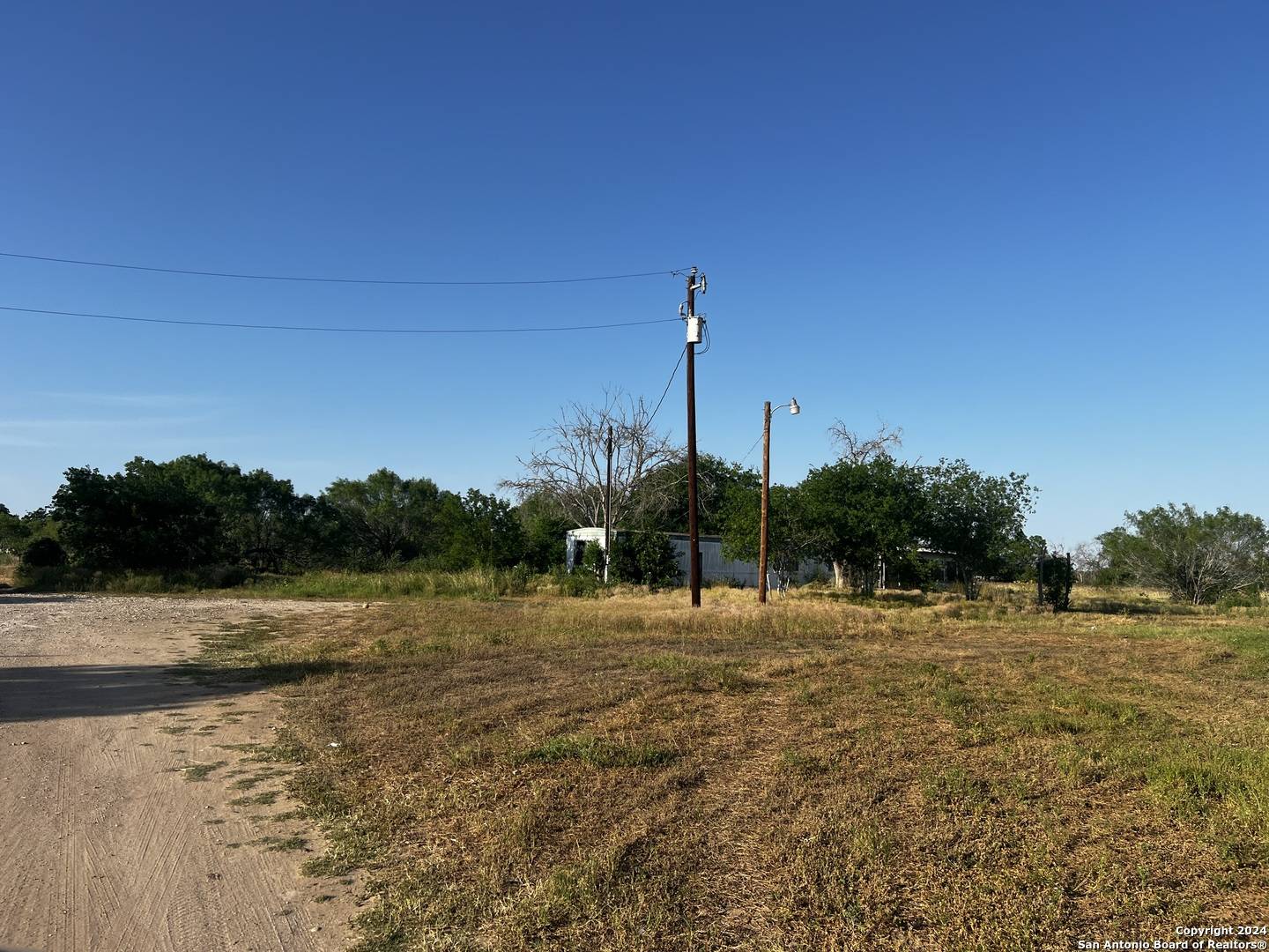 Devine, TX 78016,521 County Road 7713 #2
