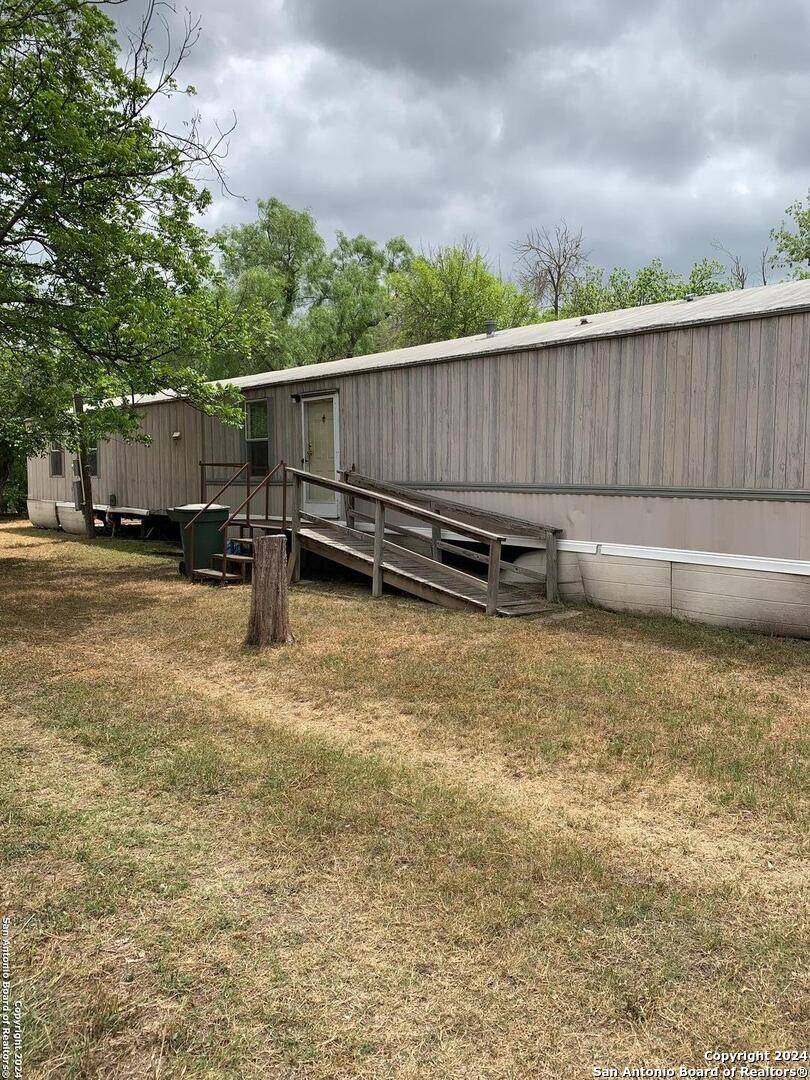 Uvalde, TX 78801,111 W MAHAFFEY ST