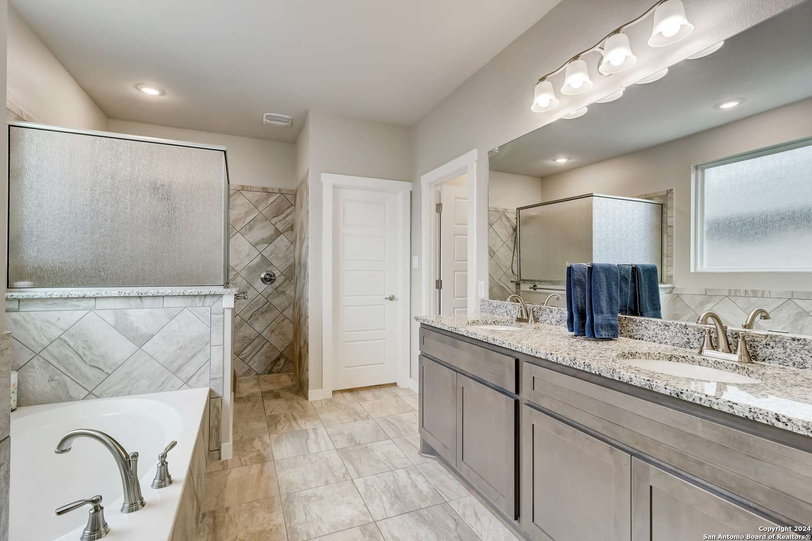 New Braunfels, TX 78130,842 RENCH