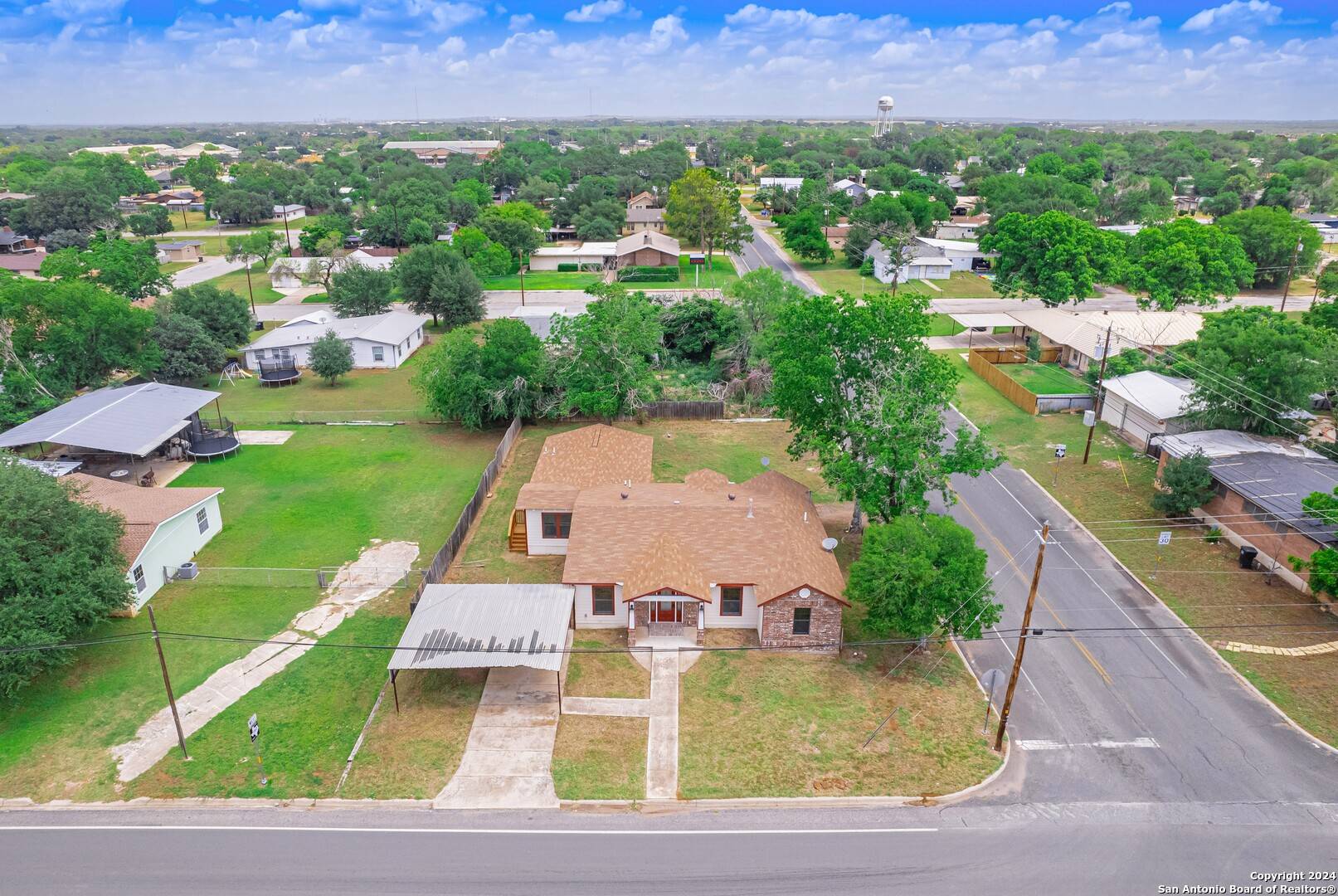 Pearsall, TX 78061,821 Colorado Street