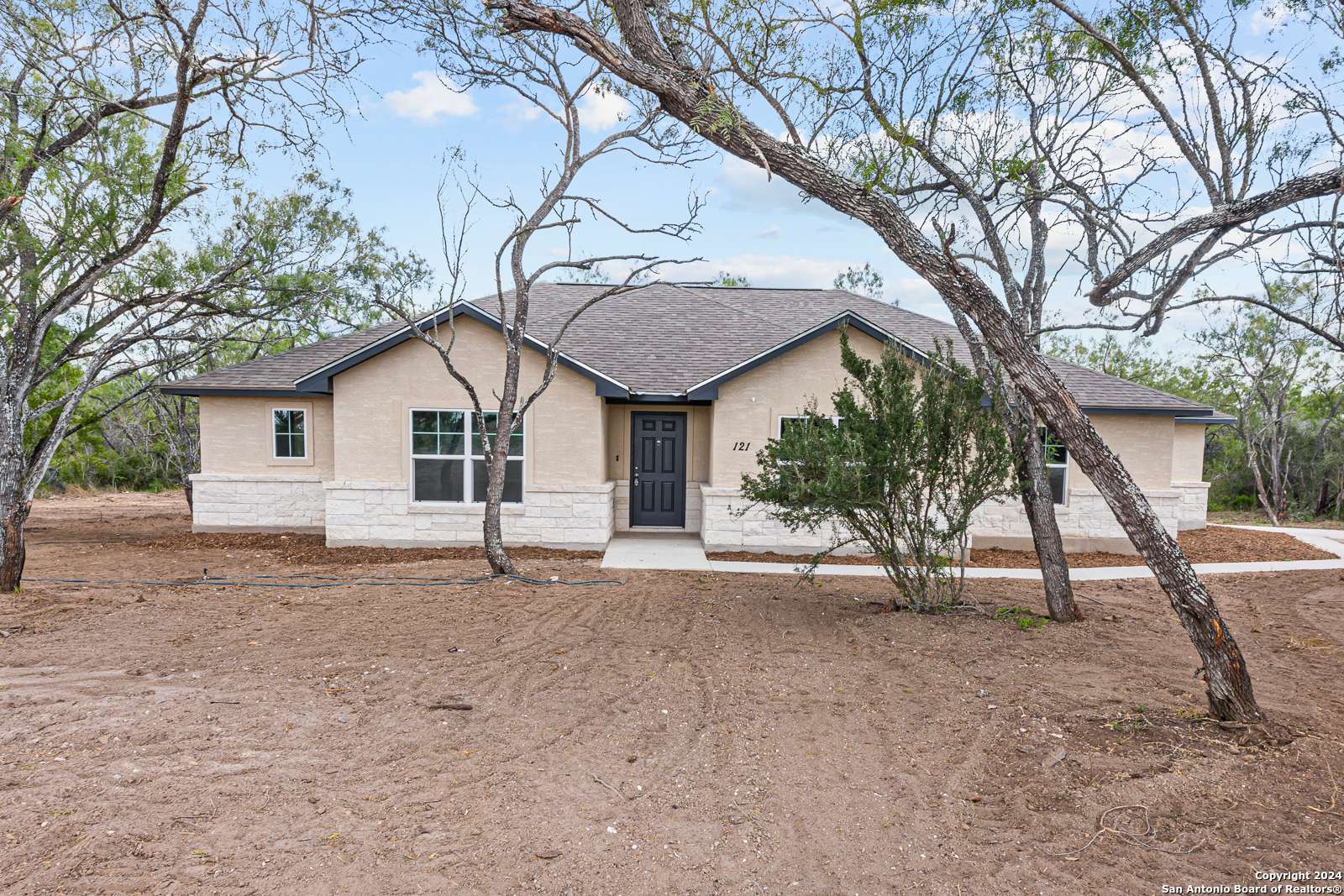 Pleasanton, TX 78064,121 Sylas Hayes Loop