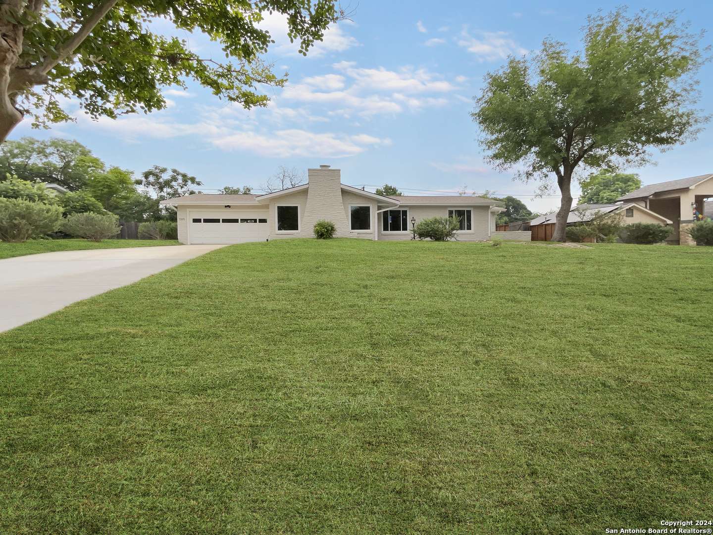 Terrell Hills, TX 78209-6061,1065 IVY LN