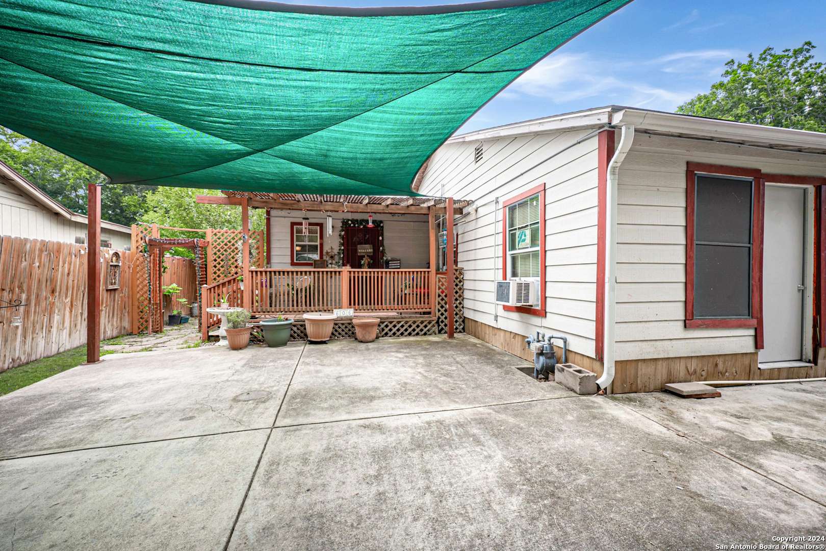 San Antonio, TX 78237,606 S San Horacio Ave