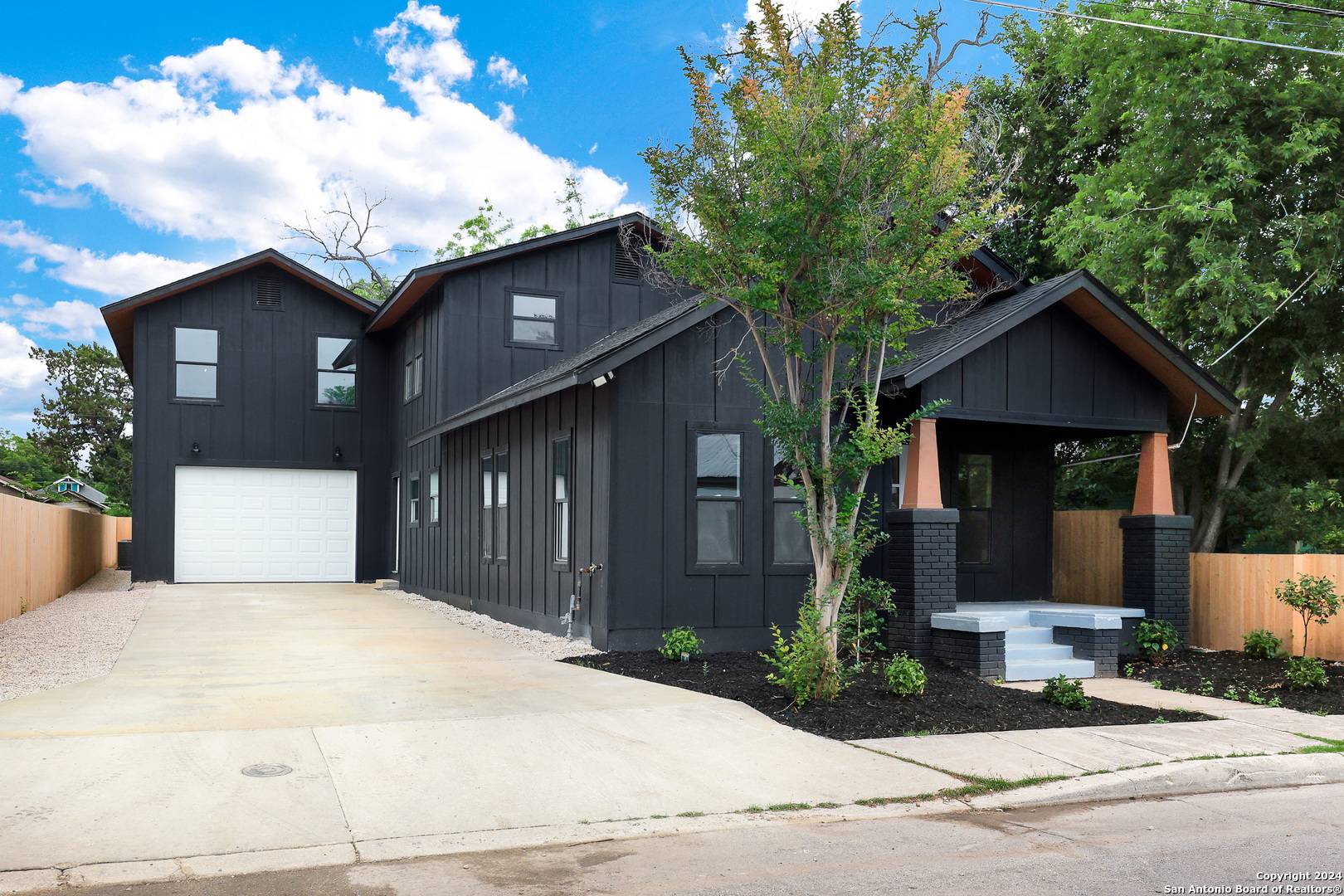 San Antonio, TX 78204,323 LAMBERT ST