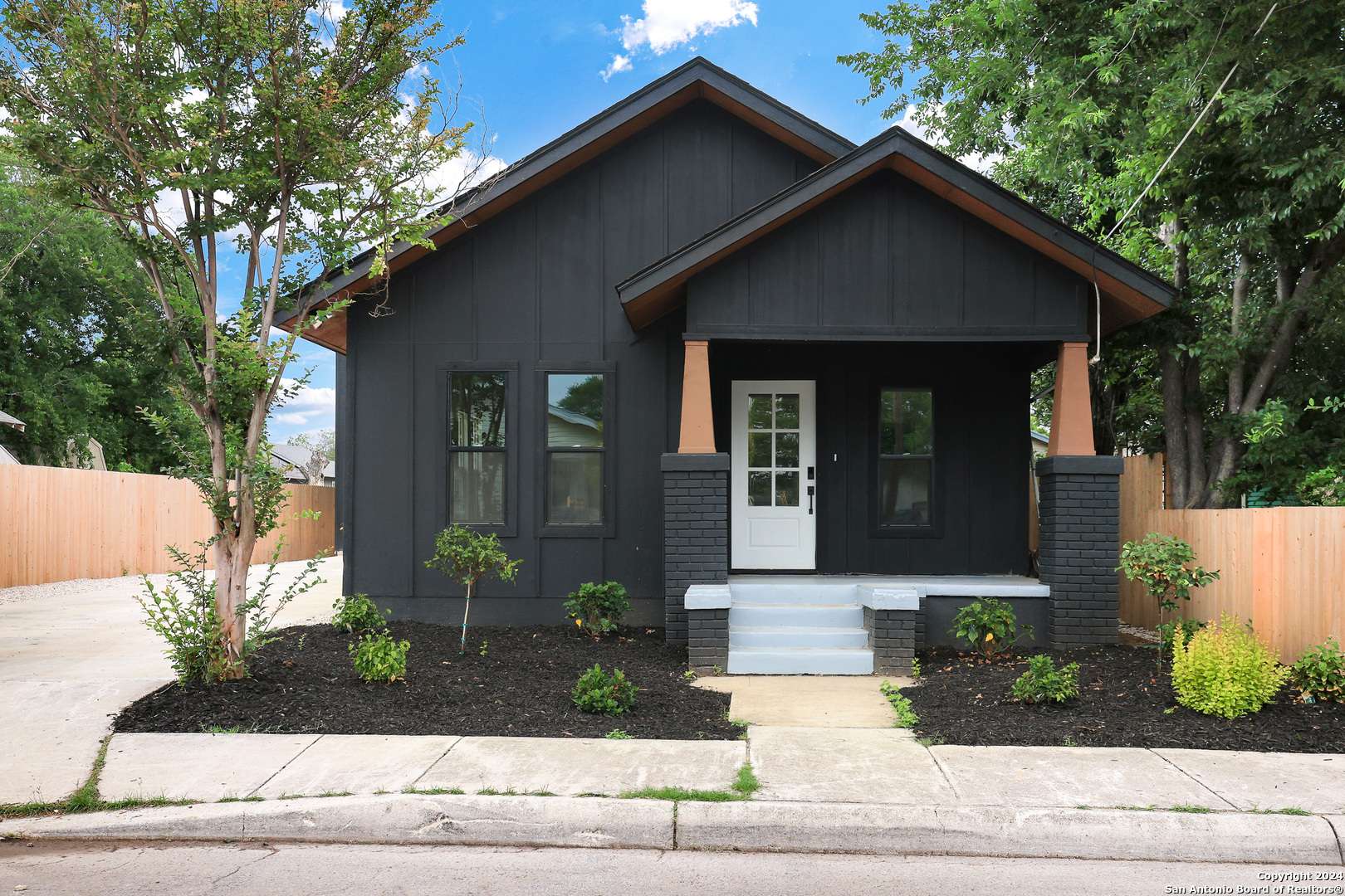San Antonio, TX 78204,323 LAMBERT ST