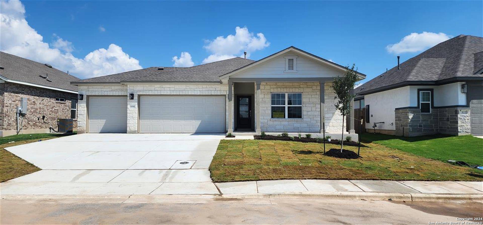 Seguin, TX 78155,200 Canyon Live Oak