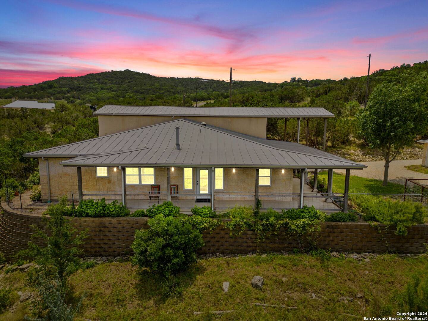 Bandera, TX 78003-4896,499 SADDLEBACK RIDGE TRL