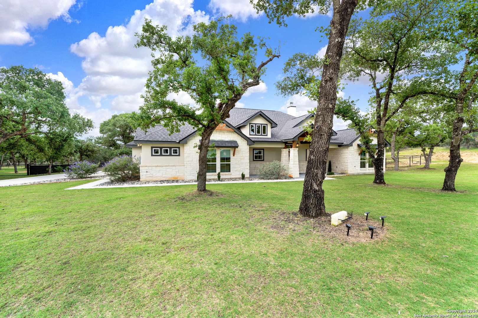 Adkins, TX 78101,164 CRESCENT RDG