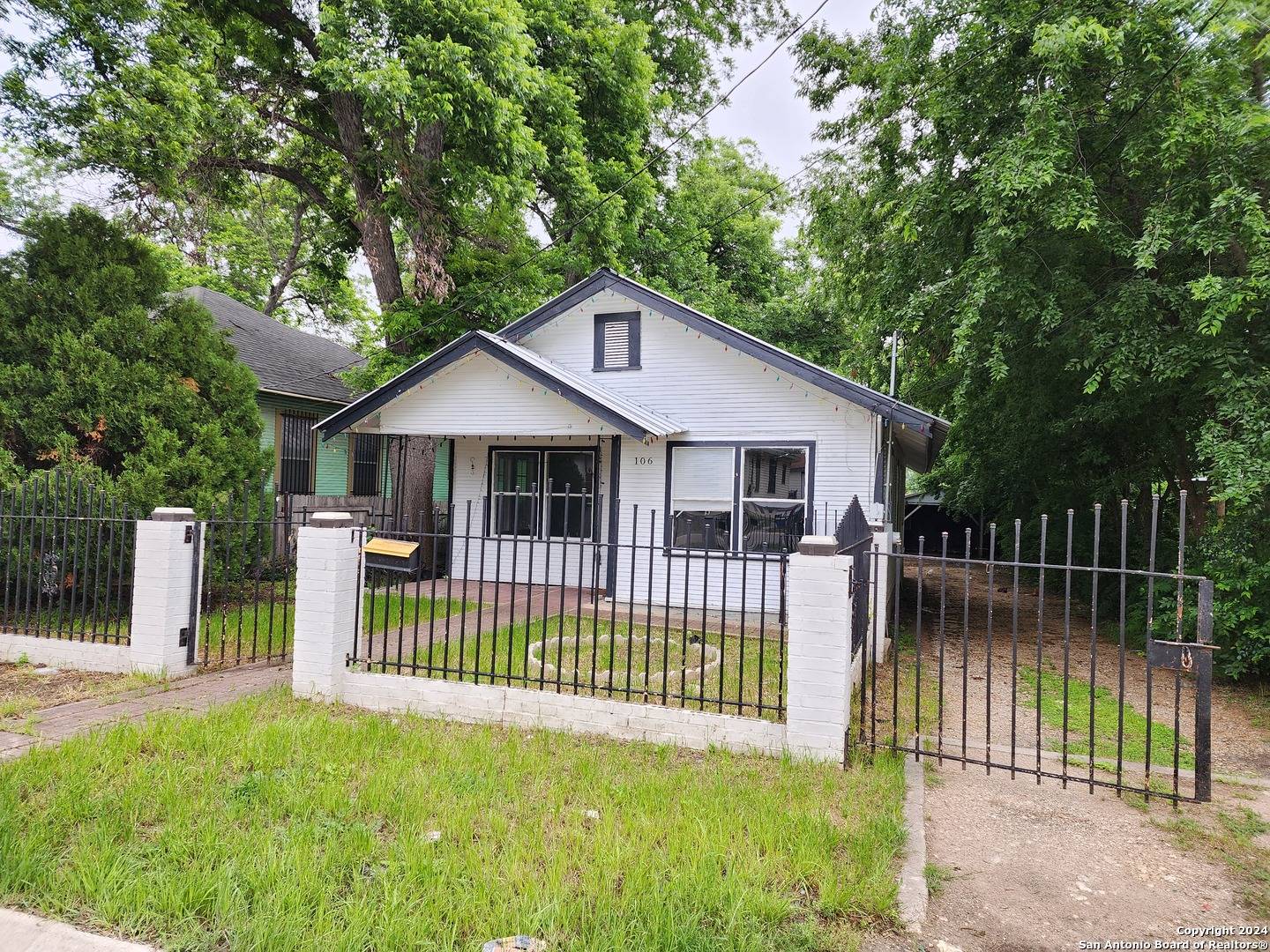 San Antonio, TX 78223-1052,106 REGINA ST