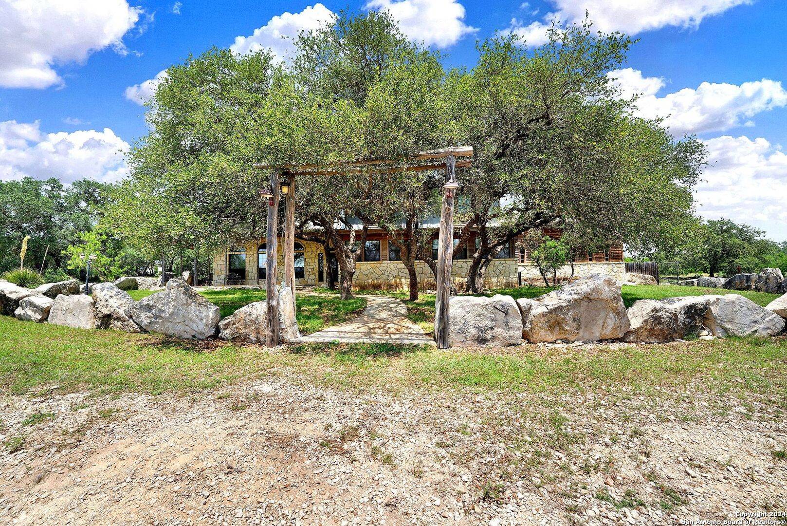 Hondo, TX 78861,231 PR 2510