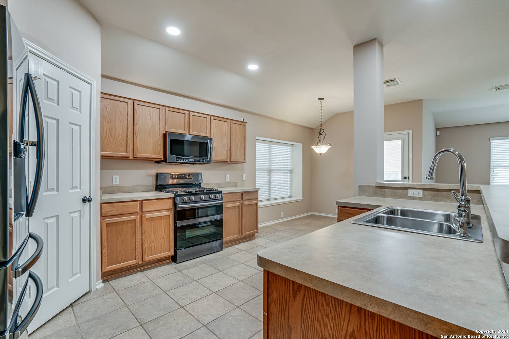 Selma, TX 78154,8102 Rosespur Park