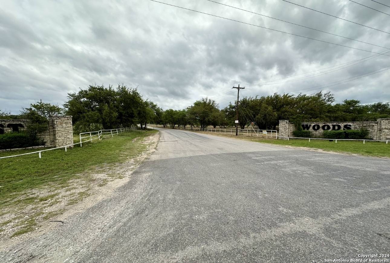 Natalia, TX 78059,CR 6868 CR 6868
