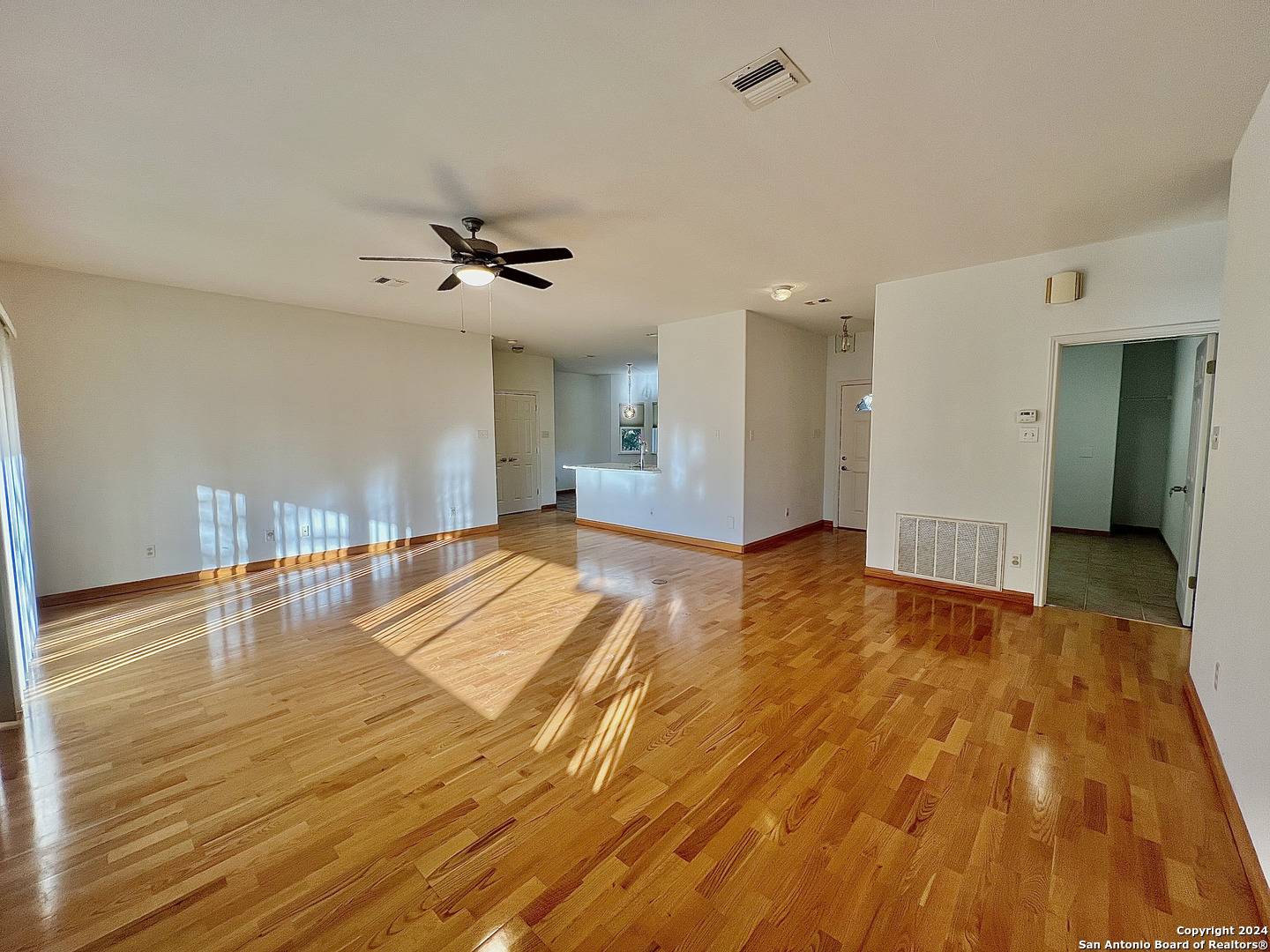 Kerrville, TX 78028,216 CORONADO DRIVE