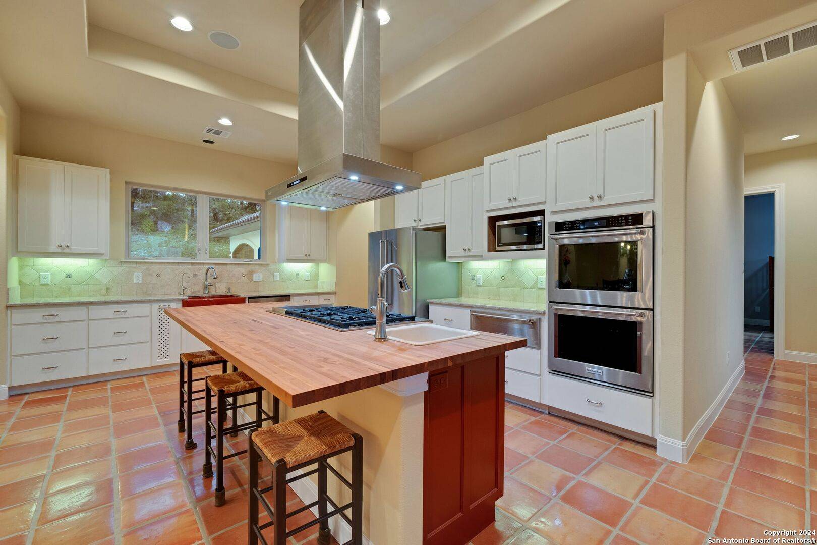 San Antonio, TX 78255-2404,8714 TERRA GATE