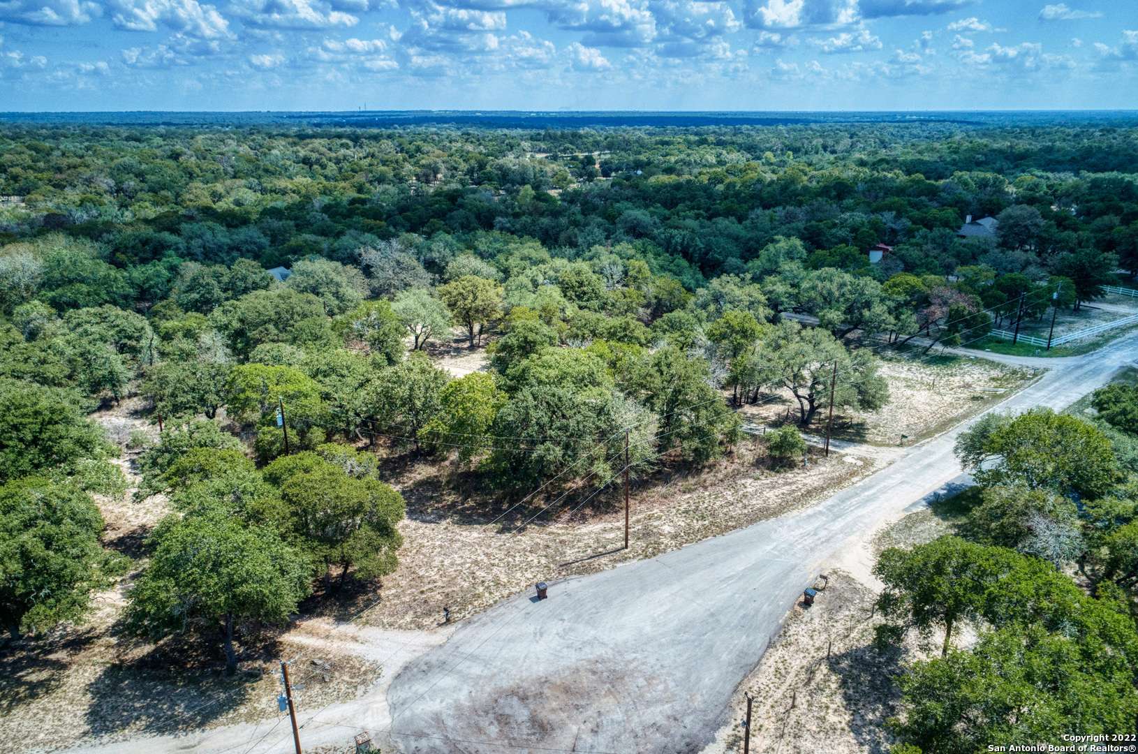 Floresville, TX 78114,150 Oak Hollow