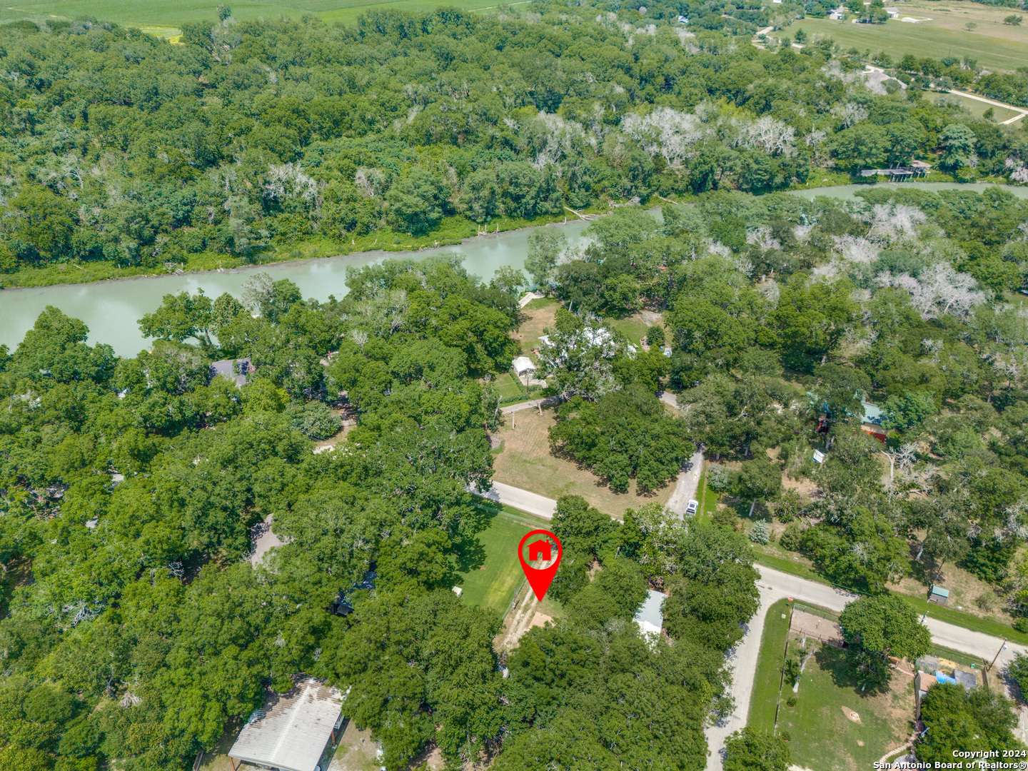 Seguin, TX 78155-9206,309 Meadow Lake Dr