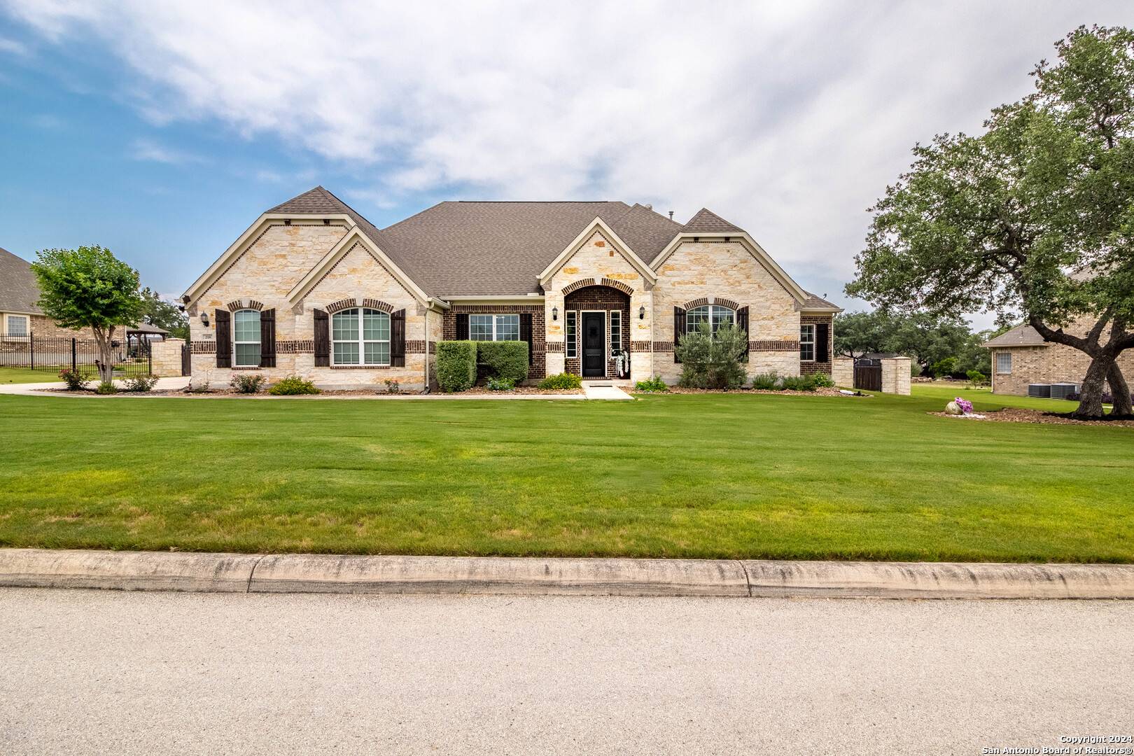 Castroville, TX 78009-3447,218 SUNSET HL