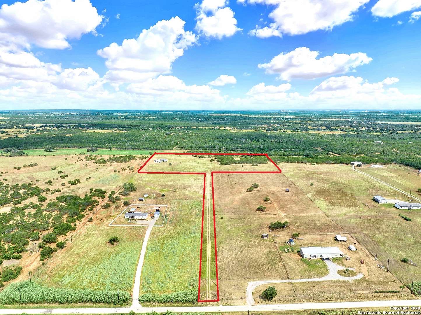 Floresville, TX 78114,1290 County Road 122