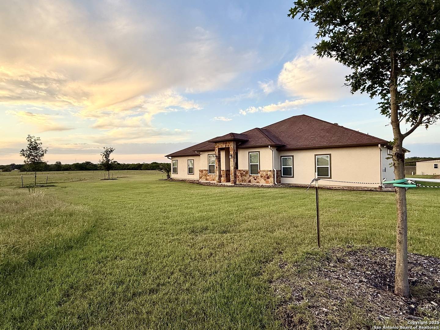 Falls City, TX 78113,7803 US Highway 181