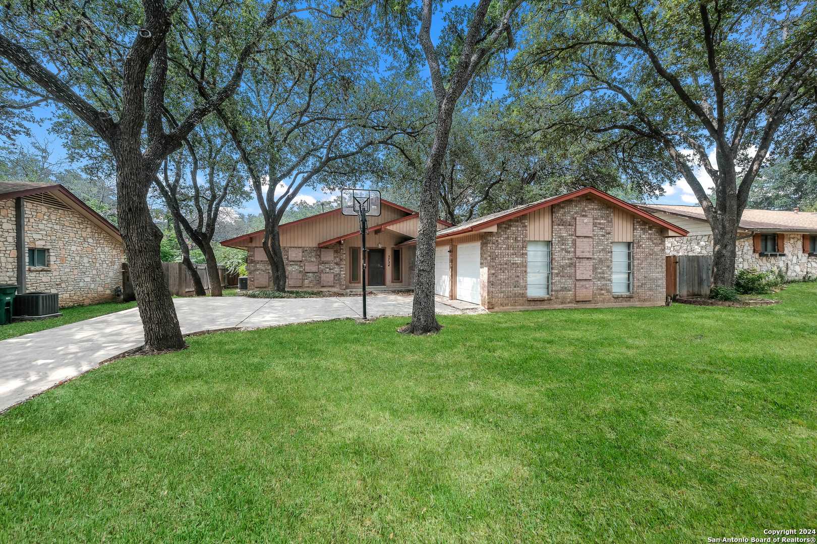 San Antonio, TX 78240-2311,5734 DAN DURYEA ST